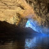 152-(R)-Lake,-Höhle-Melisani,-Kefaliona,-Griechenland-Sept.-2023-Kopie.jpg