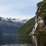 556-Fähre-durch-Geiranger-Fjord,-Norwegen,-Skandinavienreise-2018-.jpg